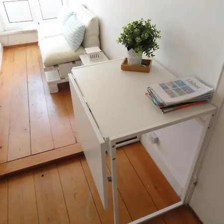 Apartment Casas Com Graca One Bedroom Central Lisbon